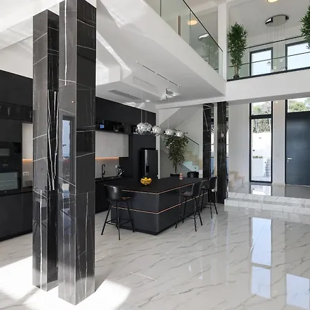Odeona Zadarvillas *