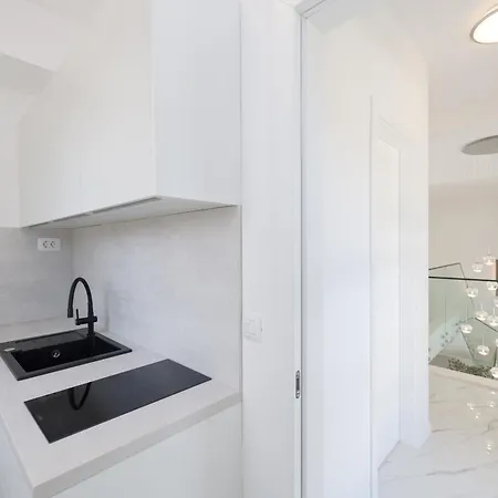 빌라 Odeona Zadarvillas *